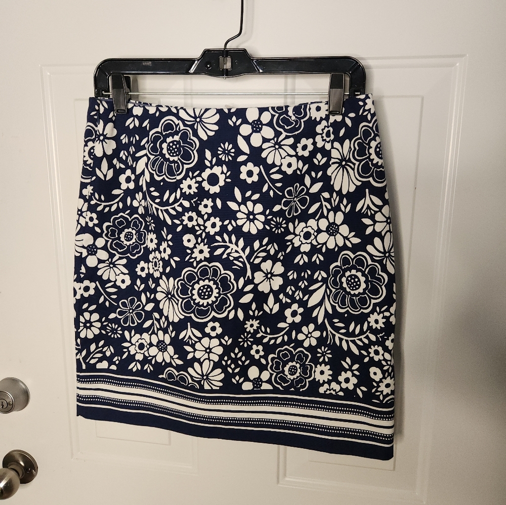 Talbots Blue‎ and White Floral Skirt  Size 4P
